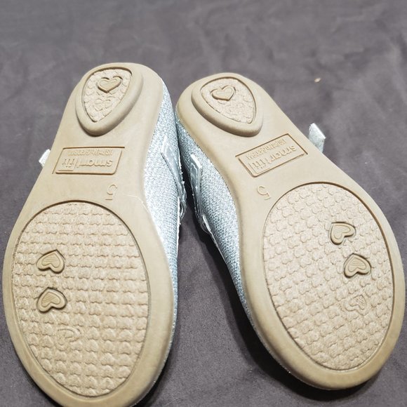 Smart Fit Silver Sparkly Slip On Dress Shoes Adjustable Velcro Straps Size 5 - Picture 5 of 5